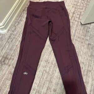 Alo leggings in a beautiful burgundy wine color ankle or more slightly cropped